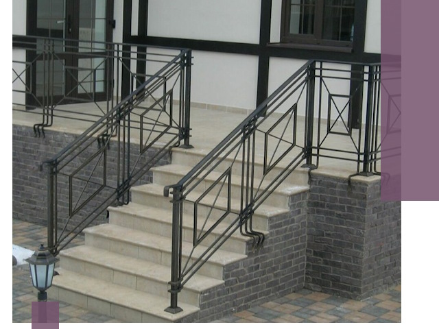 Перила для крыльца в Кирове-Чепецке — монтаж, изготовление и установка