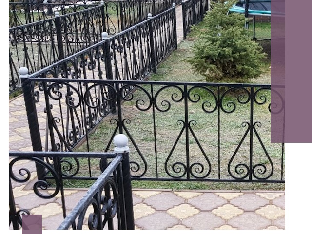 Кованые газонные ограждения под ключ в Кирове-Чепецке